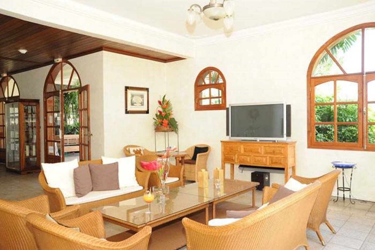 Le Domaine Des Pierres Hotel Saint Pierre Bagian luar foto